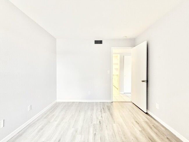 Building Photo - 1799 N Highland Ave