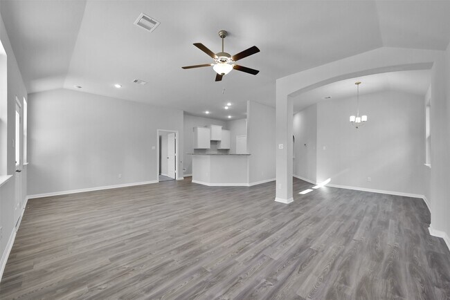 Building Photo - 17620 Cedar Crst Dr