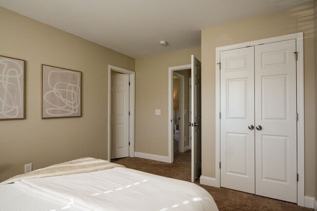 Building Photo - Beautiful 3 Bedroom Home in Everett's Creek Community
