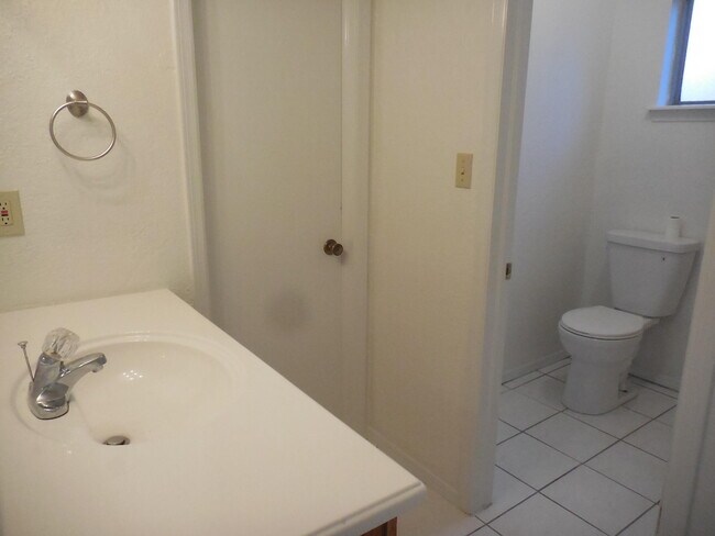 Building Photo - 3110 Isla Marino St