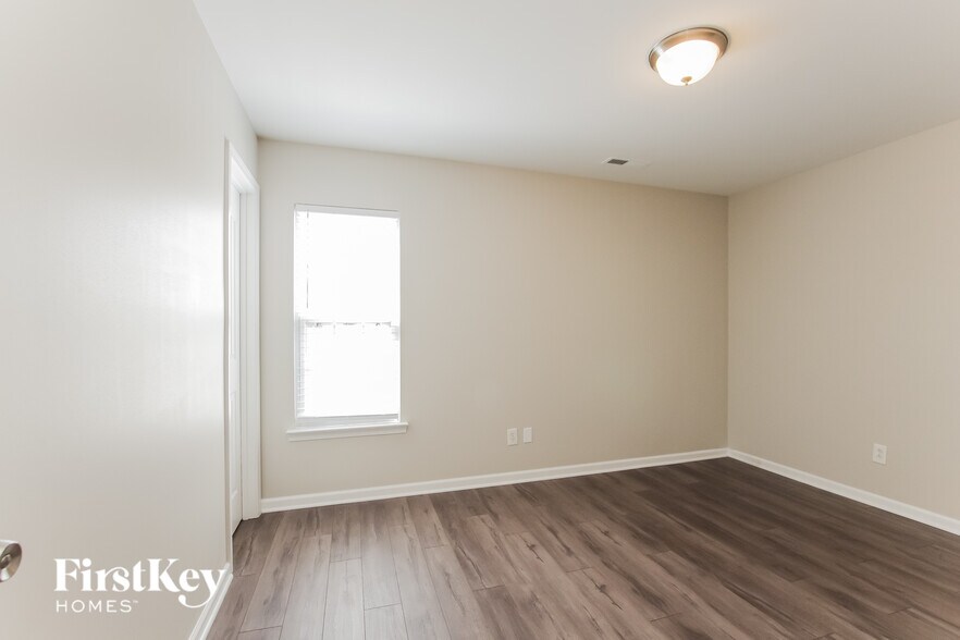 Building Photo - 16840 Kettlewell Ln