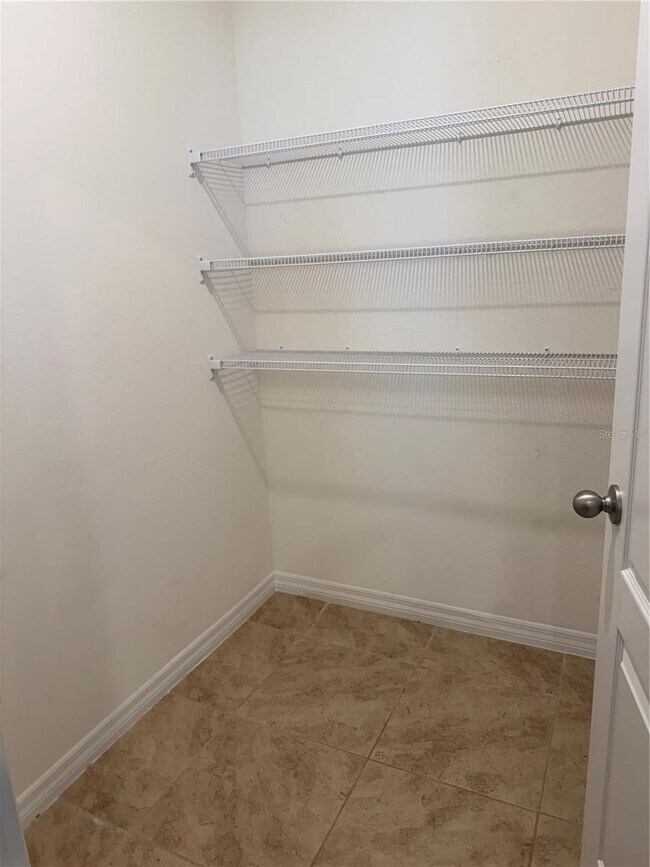 Building Photo - 1739 Post Oak Dr