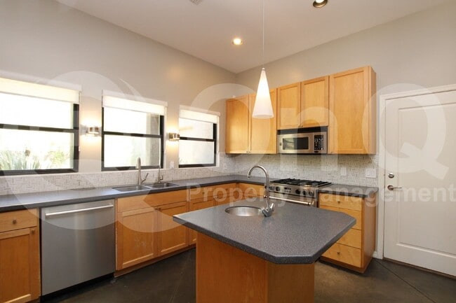 Building Photo - 5844 E Carefree Mountain Dr