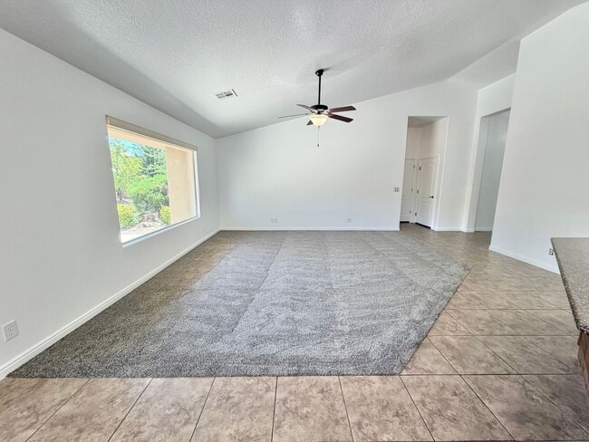 Building Photo - Beautiful Riverstone Home!!