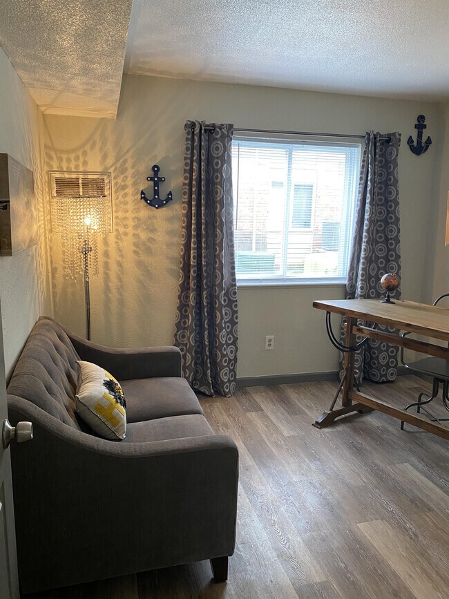 Building Photo - 116 Tyler Ave