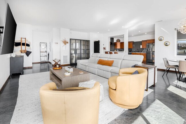 Building Photo - 3929 Paso Del Lagos