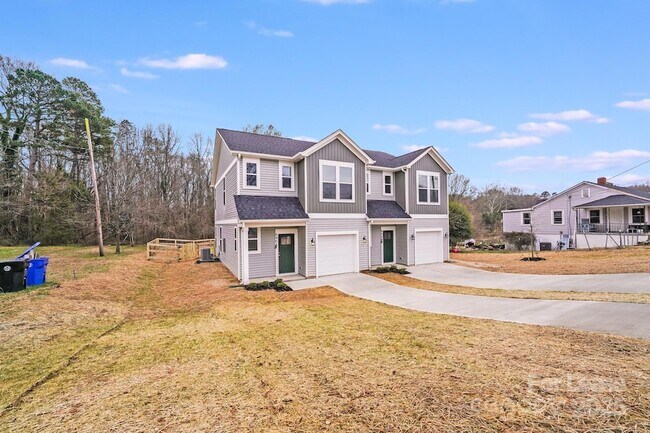 Building Photo - 645 Brookwood St