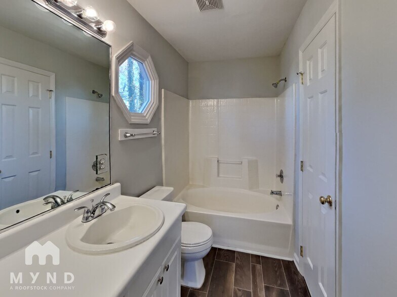 Building Photo - 409 Triple Crown Cir