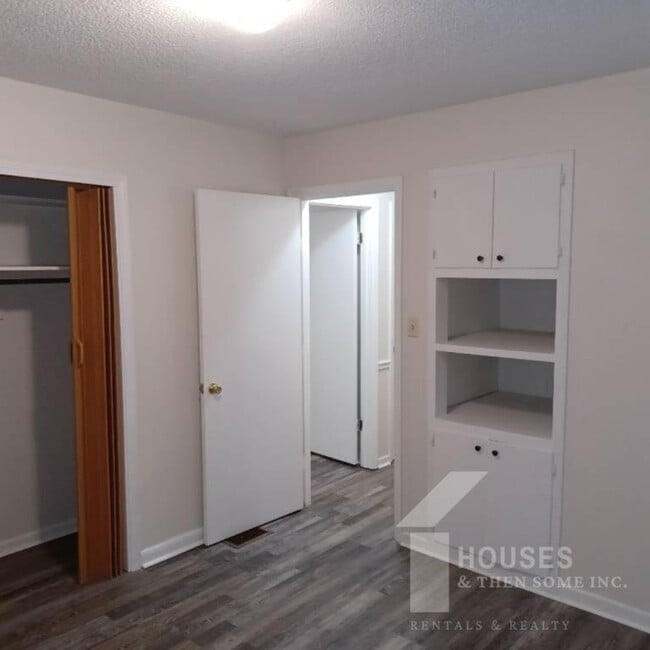 Building Photo - 1321 New Cut Rd