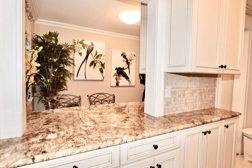 Building Photo - 33 Beacon St