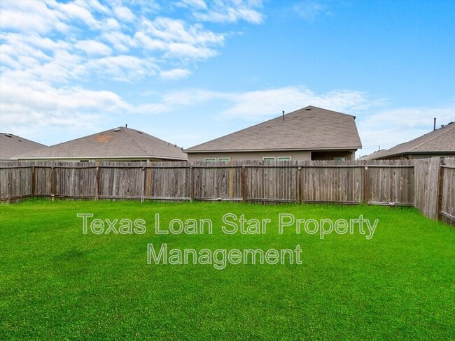 Building Photo - 21143 Waze Lewis Dr