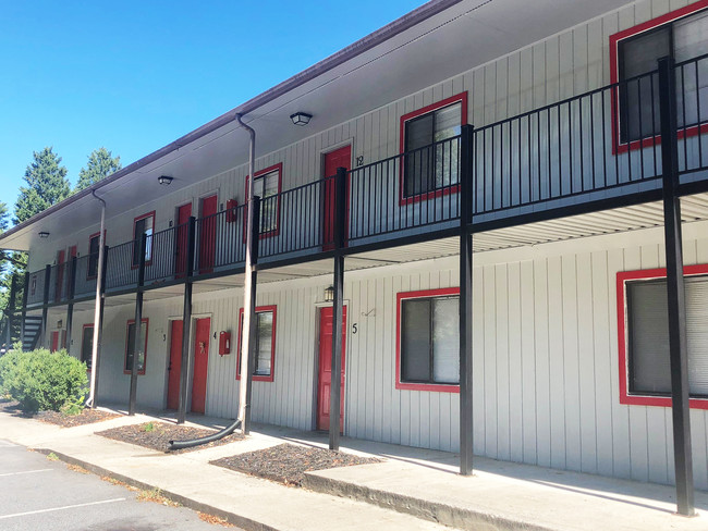 Building Photo - The Cedars Apartments