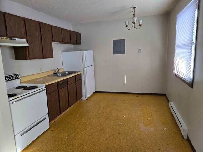 Building Photo - 928 First Ave