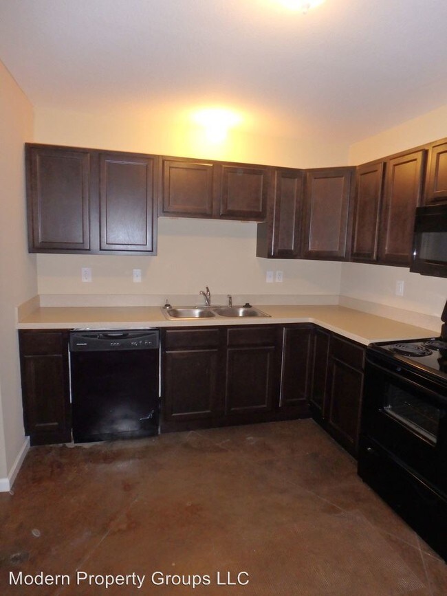 Building Photo - 203 Tyler St