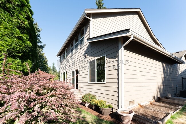 Building Photo - 20322 10th Ave W