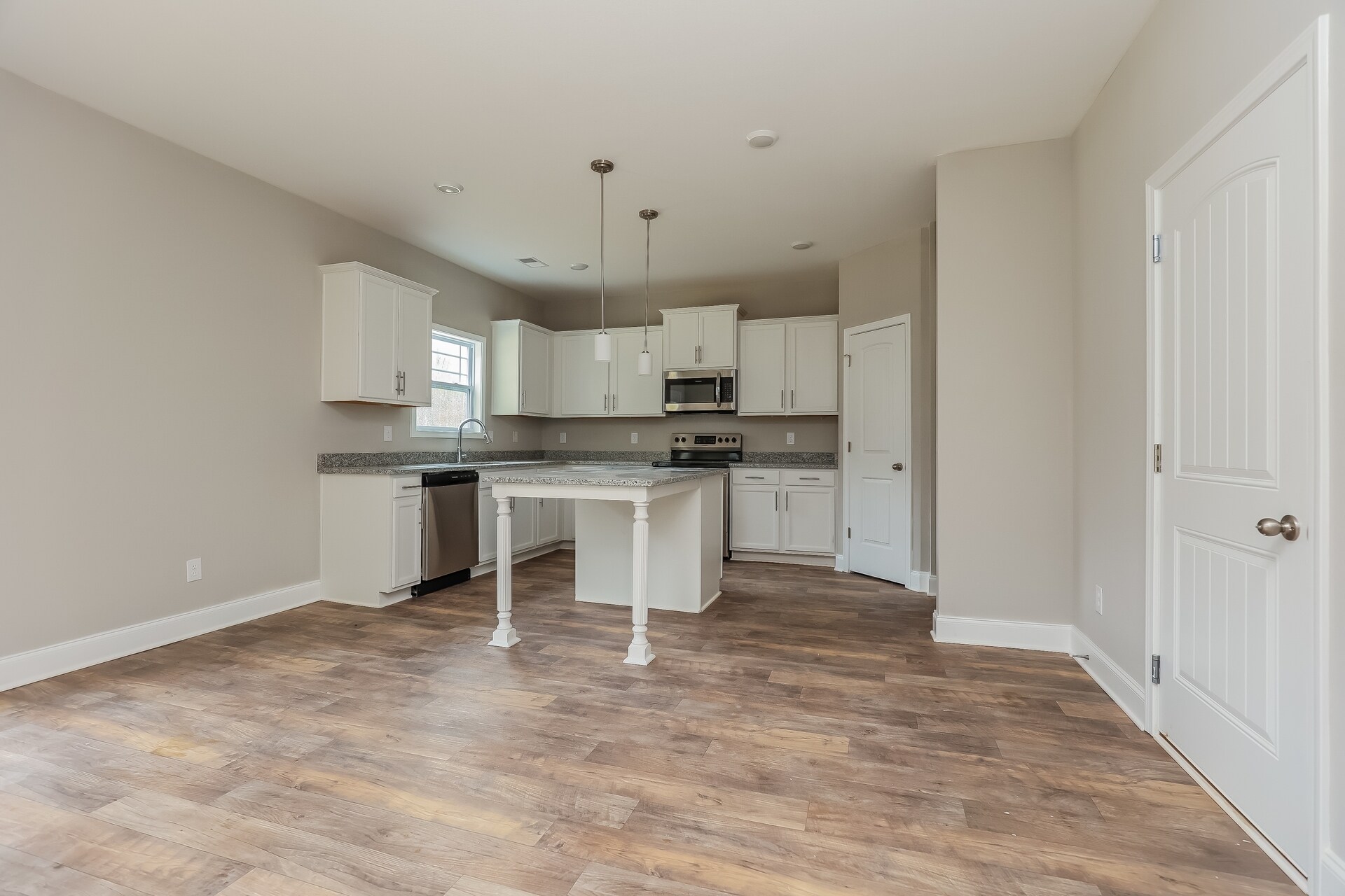 Building Photo - 1156 Black Oak Cir