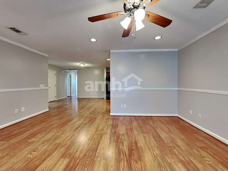 Building Photo - 240 Tigers Paw Dr