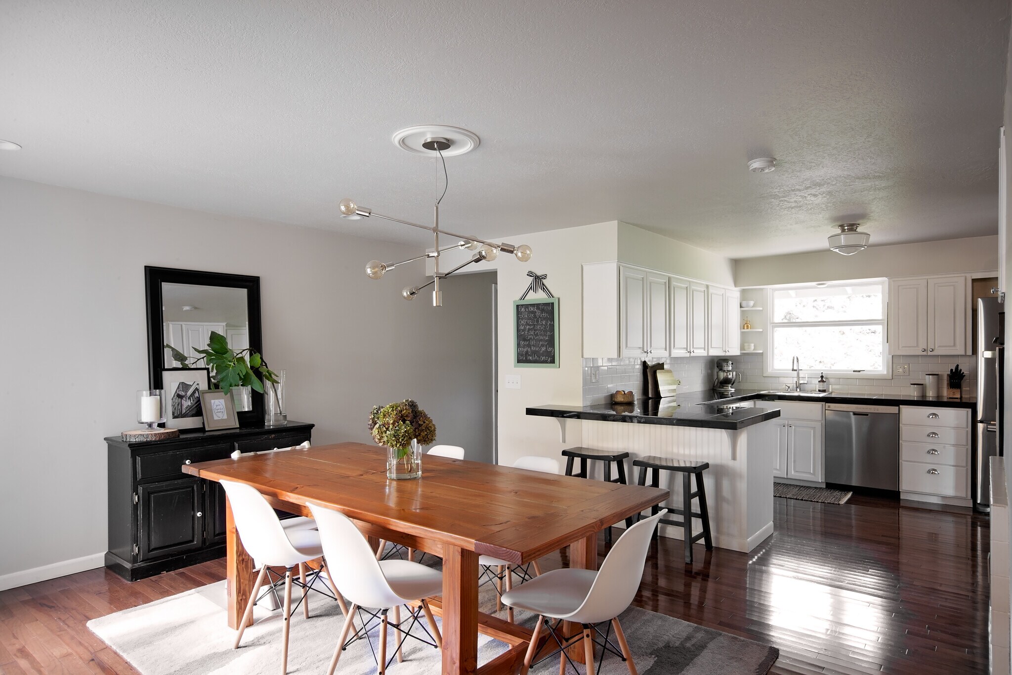 Building Photo - 12650 SW Park Way