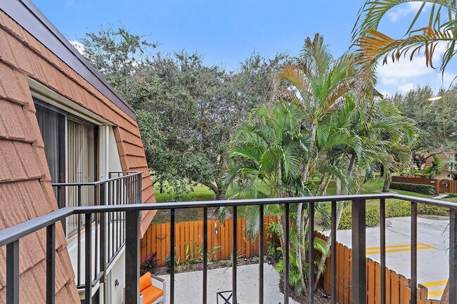 Building Photo - 3052 30th Ct