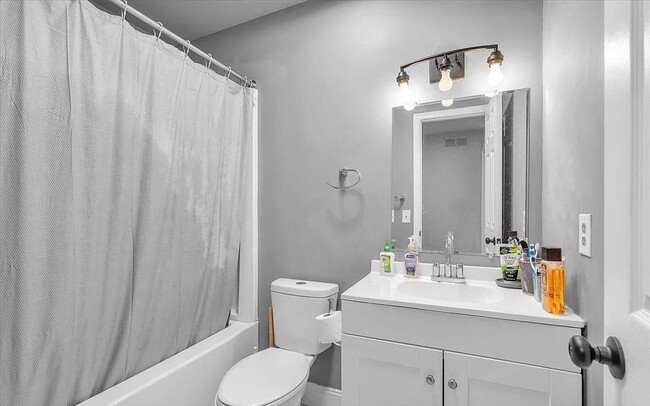 Building Photo - 92 Ginger Dr