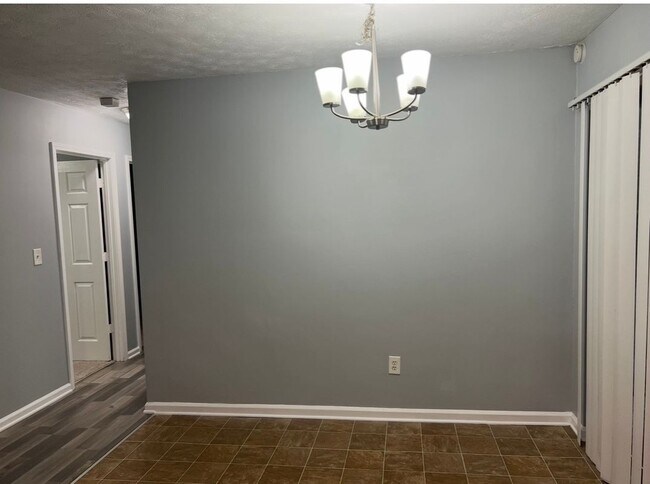 Building Photo - 94 Burnham Dr