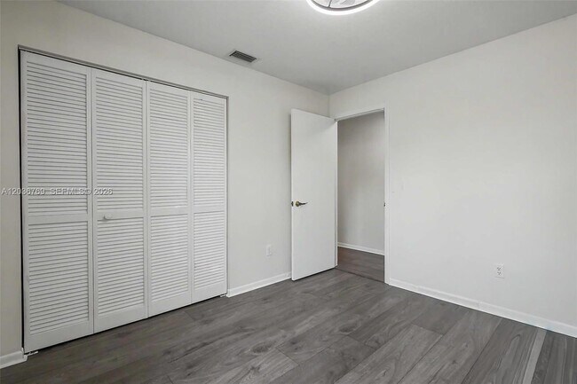 Building Photo - 10994 Neptune Dr