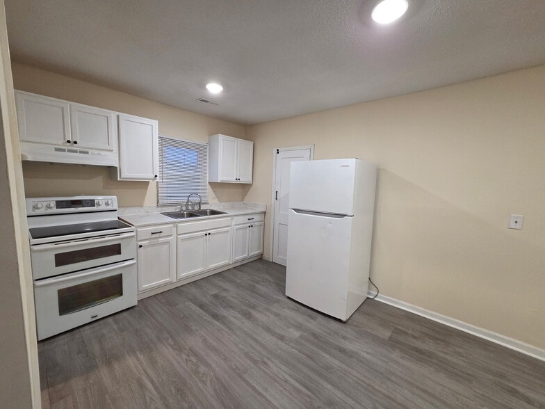 Building Photo - 133 W Washington St