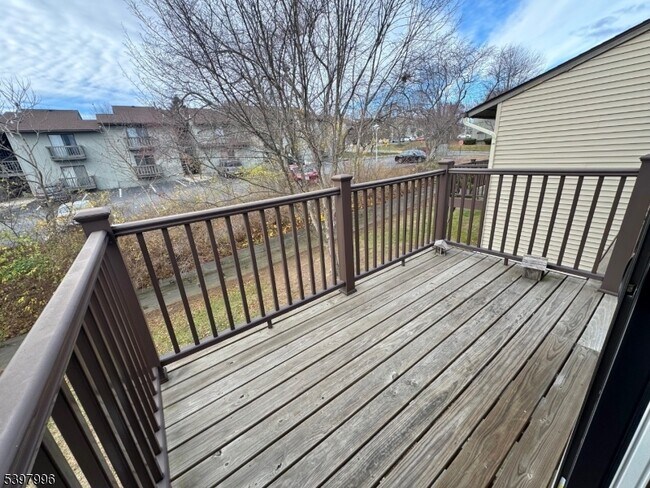 Building Photo - 410 Spruce Hills Dr