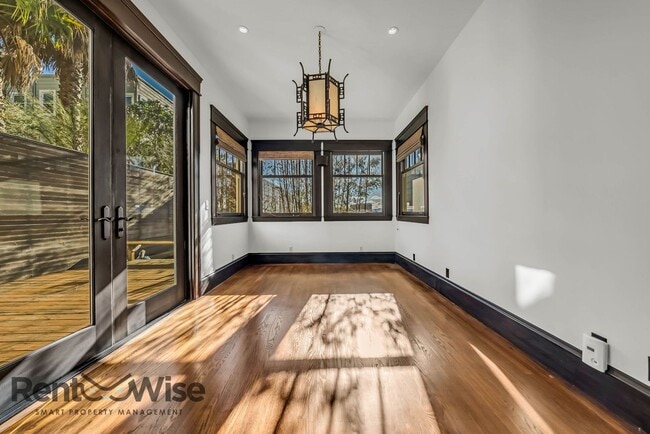 Building Photo - 1167 Green St