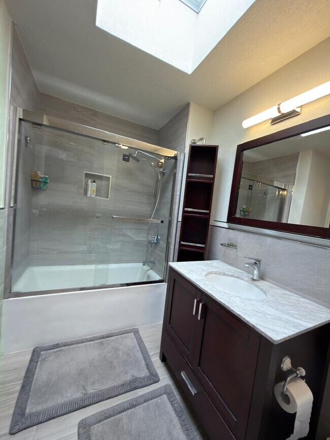Building Photo - 173 Lower Via Casitas