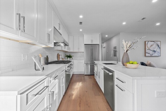 Building Photo - 39 Bonner Ave