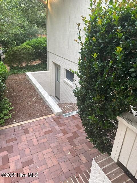 Building Photo - 5 Live Oak Ln