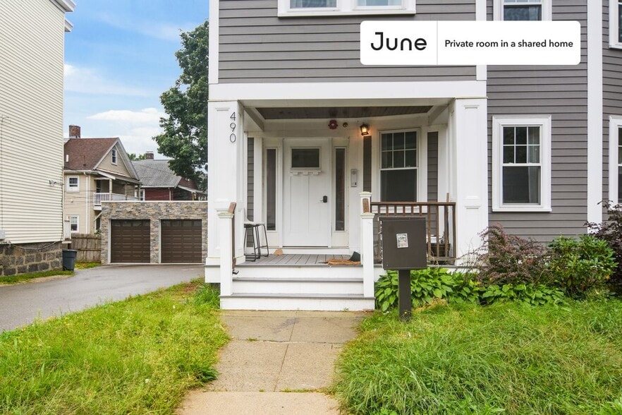 Building Photo - Room in Shared 5 bed/1.5 bath home in Brighton