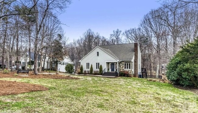 Building Photo - 120 Tall Oak Dr