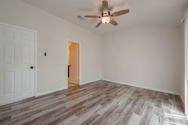 Building Photo - 11009 Crenchrus Ct