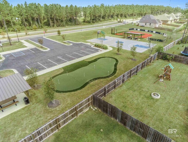 Building Photo - 13137 Cavalier St