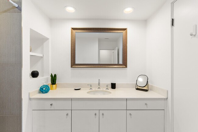 Building Photo - 46642 Arapahoe Cir