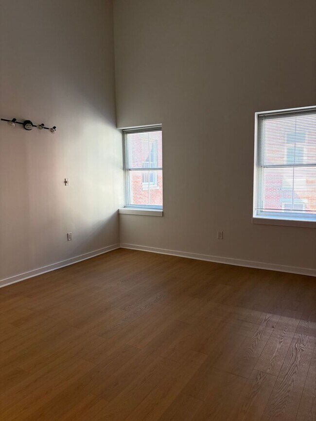 Building Photo - Welcome to Urban Elegance in the Heart of Historic Old City, Philadelphia