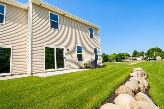 Building Photo - 3563 Canal Square Dr