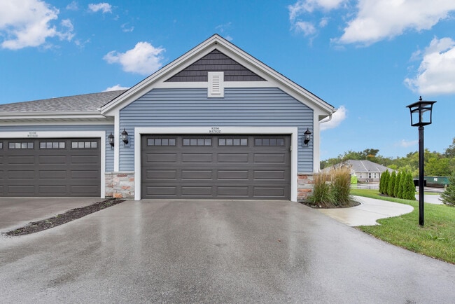 Building Photo - W204N1763 Laurel Pl