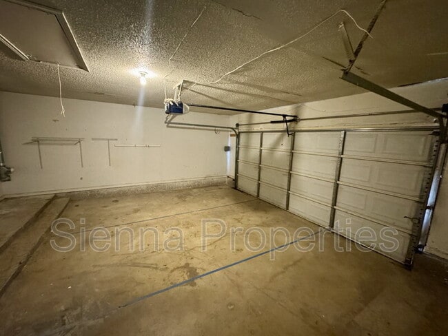 Building Photo - 7206 Smokey Hill Rd