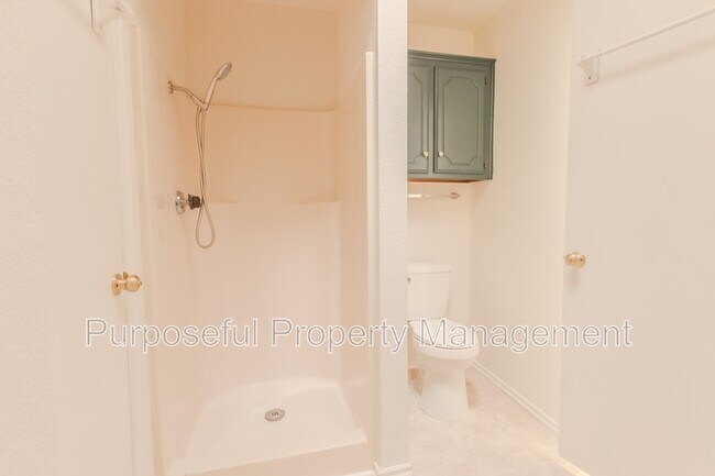 Building Photo - 1109 David Rd