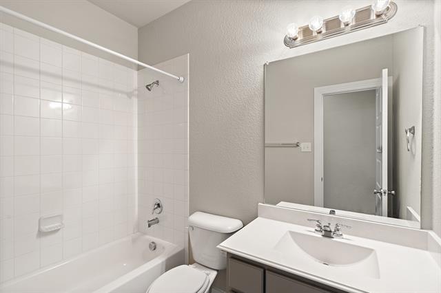 Building Photo - 1401 Macaw Ct