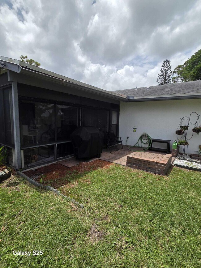 Building Photo - 3703 Hertford Ct