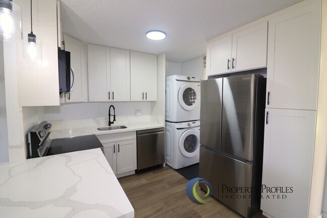 Primary Photo - Ground Floor 1 bedroom 1 bath with 2 lanai...