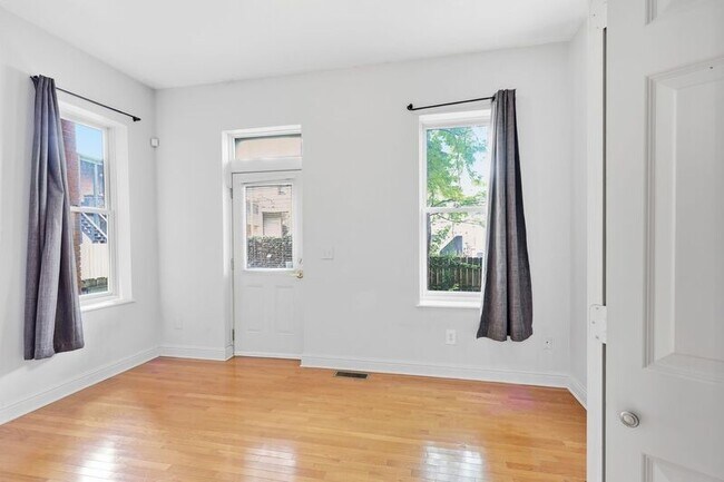 Building Photo - 34 Buttles Ave