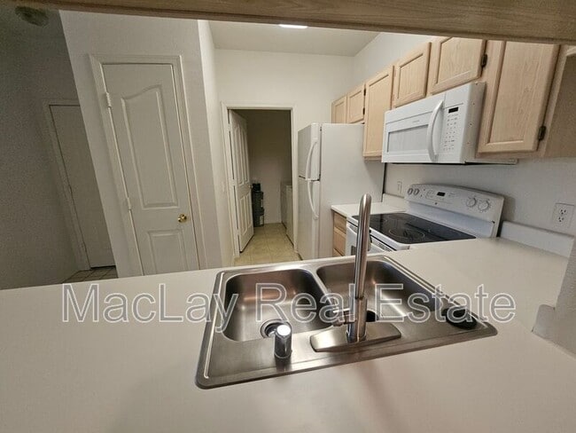 Building Photo - 16013 S Desert Foothills Pkwy