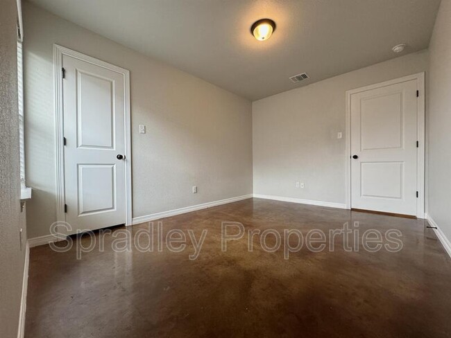 Building Photo - 204 Sparrow Cove