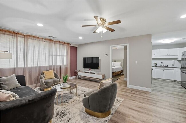 Building Photo - 3645 Peachtree Rd NE