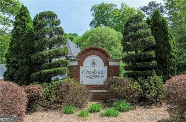 Building Photo - 195 Creekside Park Dr